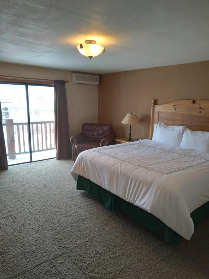 Hotel The At Steamboat 4*